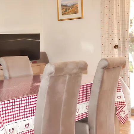 Confortable A 68 M² Avec Piscine Partagee アパート