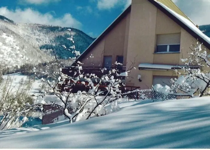 Апартаменты Confortable A 68 M² Avec Piscine Partagee